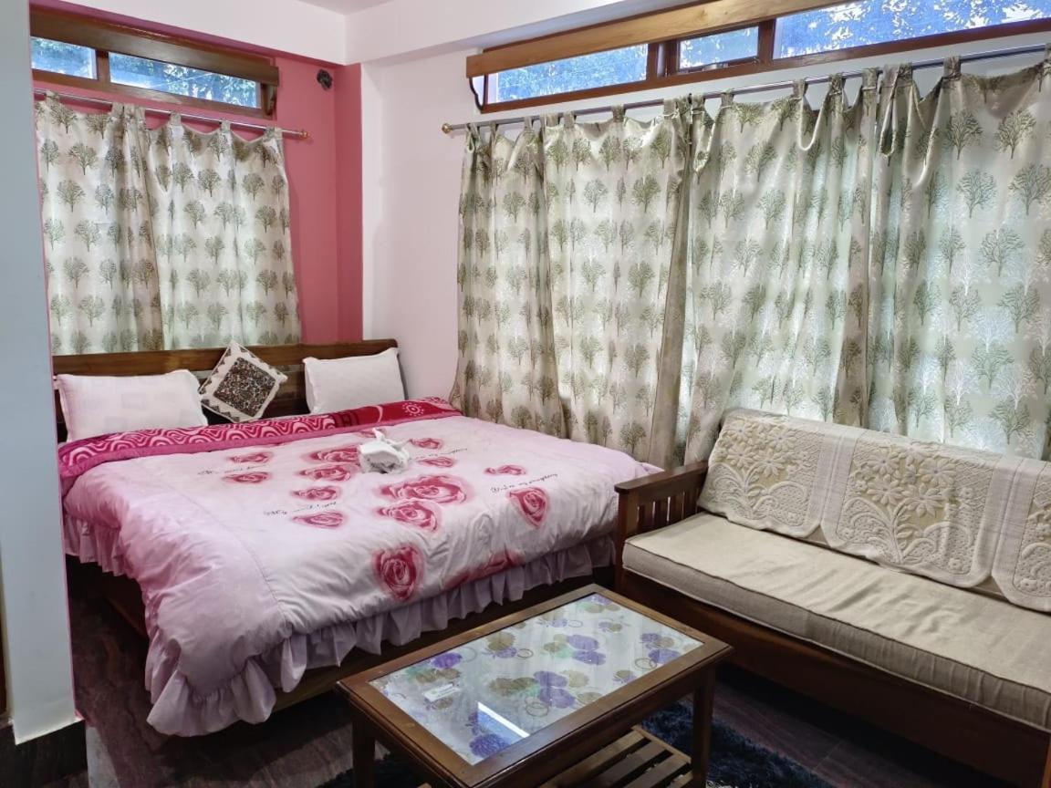 Hotel White Tara Tawang Bagian luar foto